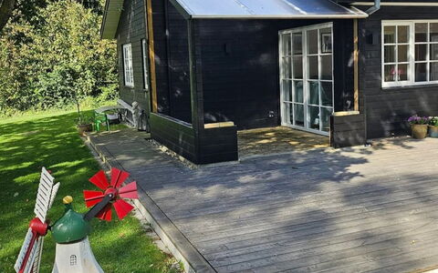 Fridel - 400M from the Sea: Bois, Maison, Domicile, Chalet, Toit, Siding, Porte, Batiments Jardin, Jardin, Porche