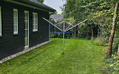 Fridel - 400M from the Sea: Herbe, Jardin, Lot Terre, Pelouse, Couverture De Sol, Ombre, Arrière-Cour, Cour, Aménagement Paysager
