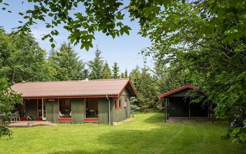 Ritte - from the Sea: Herbe, Arbuste, Maison, Chalet, Toit, Zone Rurale, Domicile, Lot Terre, Couverture De Sol, Jardin