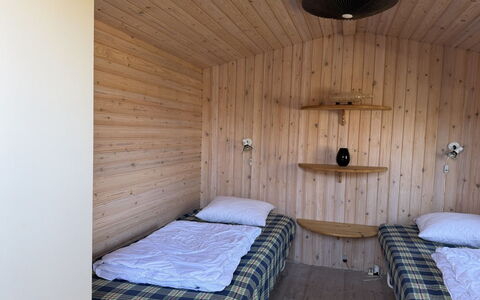 Haley - 380M from the Sea: Bois, Sol, Sol, Chambre, Design Intérieur, Meubles, Lit, Plafond, Pièce, Tache De Bois