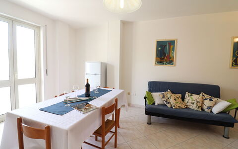 Marta: Meubles, Sol, Sol, Design Intérieur, Bois, Table, Chaise, Table Cuisine Et Salle A Manger, Salle À Manger, Pièce