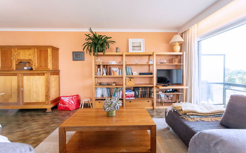 Zandstuyver Close by the Sea: Meubles, Design Intérieur, Sol, Sol, Bois, Plafond, Pièce, Parquet, Rayonnage, Salon