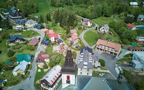 Stodola: Maison, Paysage, Zone Résidentielle, Toit, Zone Rurale, Vue Du Ciel, Établissements Humains, Village, Banlieue, Photographie Aérienne