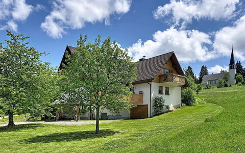 Sonne: Bâtiment, Maison, Chalet, Domicile, Arbuste, Lot Terre, Établissements Humains, Zone Rurale, Pelouse, Ferme