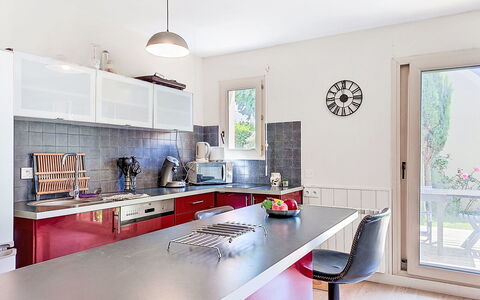 Claudel: Cuisine, Meubles, Comptoir, Appareil De Cuisine, Design Intérieur, Cabinetry, Sol, Principaux Appliance, Plafond, Sol