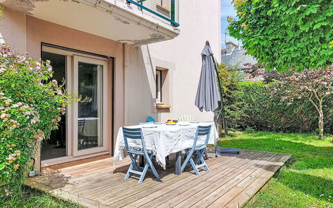 Claudel: Chaise, Jardin, Ombre, Porche, Mobilier De Jardin, Cour, Balcon, Arrière-Cour, Aménagement Paysager, Eco Hôtel