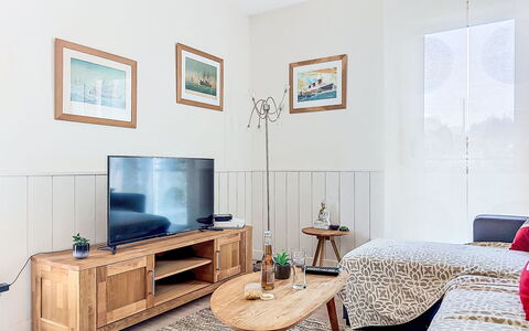 Claudel: Meubles, Design Intérieur, Sol, Bois, Télévision, Pièce, Sol, Salon, Cadre, Canapé