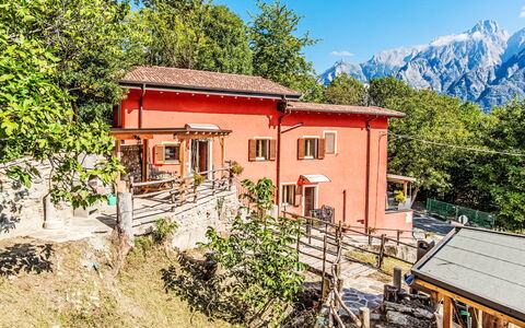 Sorico Albonico 697: Chaîne De Montagnes, Station De Montagne, Chalet, Pente, Vallée, Village, Alpes, Village De Montagne, Porche, Crête