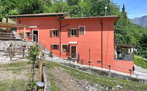 Sorico Albonico 697: Recours, Piscine, Biens, Ombre, Aménagement Paysager, Eco Hôtel, Hôtel, Villa