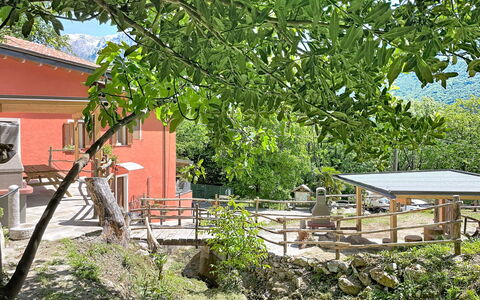 Sorico Albonico 697: Recours, Piscine, Biens, Ombre, Aménagement Paysager, Eco Hôtel, Hôtel, Villa