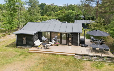 Ion - 750M from the Sea: Toit, Domicile, Chalet, Siding, Batiments Jardin, Ombre, Biens, Jardin, Porche, Cour