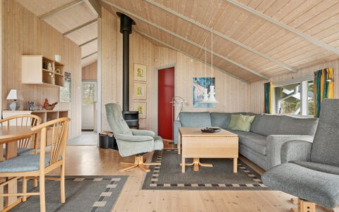Algeth - 2.5Km from the Sea: Bois, Sol, Design Intérieur, Sol, Plafond, Meubles, Pièce, Salon, Domicile, Parquet