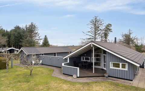 Algeth - 2.5Km from the Sea: Maison, Domicile, Toit, Architecture, Chalet, Siding, Porche, Biens, Cour, Batiments Jardin