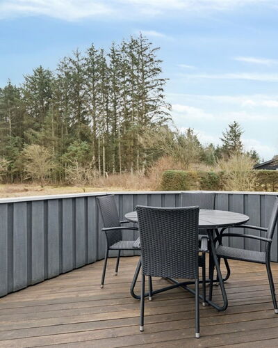Algeth - 2.5Km from the Sea