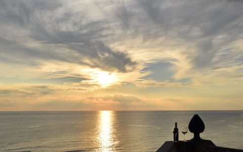 La Casa in Riva al Mare: Ciel, Horizon, L'Eau, Nuage, Jour, Plan D'Eau, Ressources En Eau, Mer, Le Coucher Du Soleil
