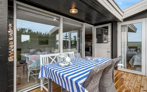 Gustav - 50M from the Sea: Bois, Domicile, Meubles, Porte, Plate-Forme, Porche, Chalet, Dur, Chaise, Tache De Bois