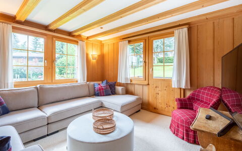 Chalet Cauma: Design Intérieur, Bois, Meubles, Sol, Canapé, Sol, Domicile, Salon, Pièce, Plafond