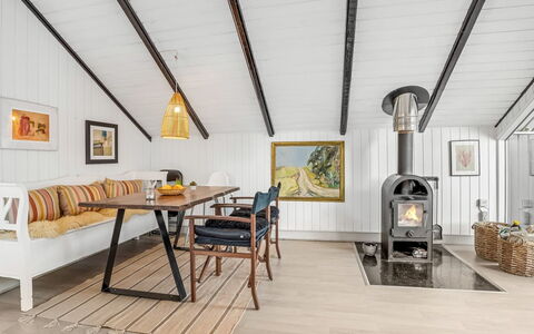 Ragnborg - 700M from the Sea: Design Intérieur, Sol, Meubles, Bois, Plafond, Sol, Parquet, Éclairage, Luminaire, Salon