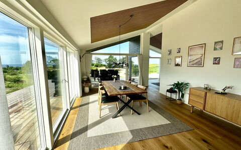 Theodora - 600M from the Sea: Bois, Design Intérieur, Plafond, Sol, Parquet, Sol, Domicile, Dur, Salon, Table Cuisine Et Salle A Manger