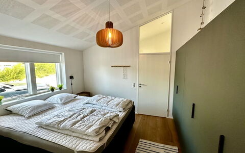 Theodora - 600M from the Sea: Design Intérieur, Lit, Chambre, Mur, Sol, Meubles, Sol, Bois, Plafond, Luminaire