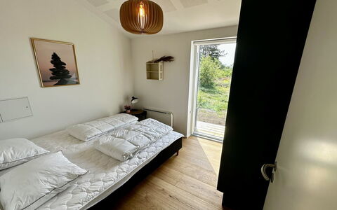 Theodora - 600M from the Sea: Mur, Chambre, Design Intérieur, Lit, Bois, Sol, Meubles, Sol, Drap De Lit, Plafond