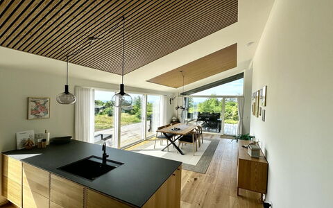 Theodora - 600M from the Sea: Design Intérieur, Bois, Plafond, Sol, Meubles, Sol, Parquet, Table Cuisine Et Salle A Manger, Domicile, Cuisine