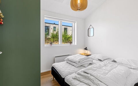 Theodora - 600M from the Sea: Design Intérieur, Lit, Chambre, Mur, Sol, Sol, Plafond, Bois, Literie, Drap De Lit