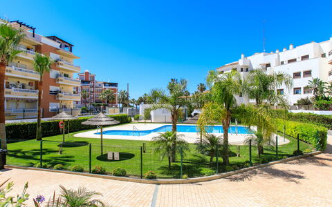 Sea Garden: Zone Résidentielle, Appartement, Condominium, Biens, Aménagement Paysager, Cour, Hôtel, Balcon, Recours
