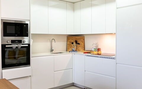 Sea Garden: Cuisine, Appareil De Cuisine, Cabinetry, Comptoir, Sol, Bois, Design Intérieur, Principaux Appliance, Meubles, Sol