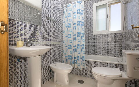 Luma: Siège De Toilette, Luminaire Plomberie, Toilette, Salle De Bains, Sol, Sol, Design Intérieur, Lavabo, Évier, Plomberie