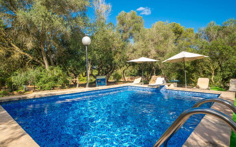Es Racó de Campos: Bleu, Piscine, L'Eau, Recours, Réflexion, Ombre, Mobilier De Jardin, Eco Hôtel, Miroir D'Eau, Thermes