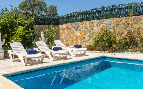 Tali: Piscine, Recours, Domicile, Eco Hôtel, Biens, Patio, Villa, Cour, Conception, Mobilier De Jardin