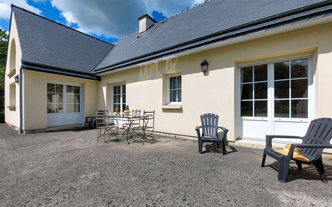 Les Cerisiers: Piscine, Recours, Domicile, Eco Hôtel, Biens, Patio, Villa, Cour, Conception, Mobilier De Jardin