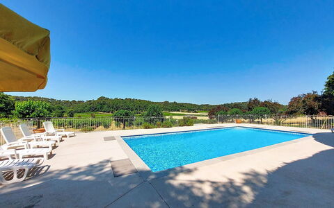 Chateau Payan: Bleu, L'Eau, Arbre, Piscine, Mobilier De Jardin, Aménagement Paysager, Thermes, Recours, Ville Resort, Eco Hôtel