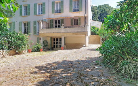 Chateau Payan: Piscine, Recours, Domicile, Eco Hôtel, Biens, Patio, Villa, Cour, Conception, Mobilier De Jardin