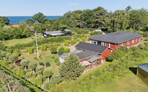 Velena - 150M from the Sea: Zone Résidentielle, Toit, Paysage, Domicile, Maison, Lot Terre, Biens, Banlieue, Couverture De Sol