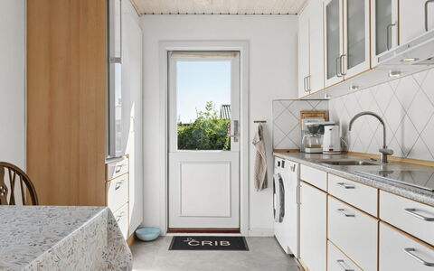 Velena - 150M from the Sea: Sol, Bois, Cuisine, Design Intérieur, Sol, Appareil De Cuisine, Comptoir, Principaux Appliance, Domicile, Cabinetry