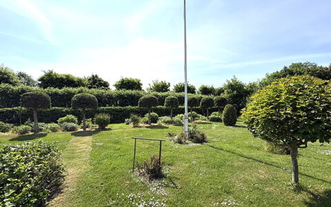 Velena - 150M from the Sea: Herbe, Arbuste, Jardin, Haie, Pelouse, Pôle, Suppression Des Plantes Ligneuses, Aménagement Paysager, Parc