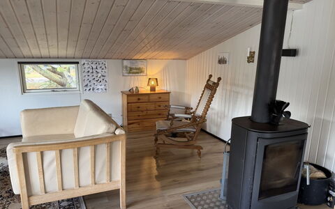 Into - 490M from the Sea: Sol, Sol, Bois, Meubles, Design Intérieur, Parquet, Pièce, Dur, Tache De Bois, Revêtement De Sol Stratifié