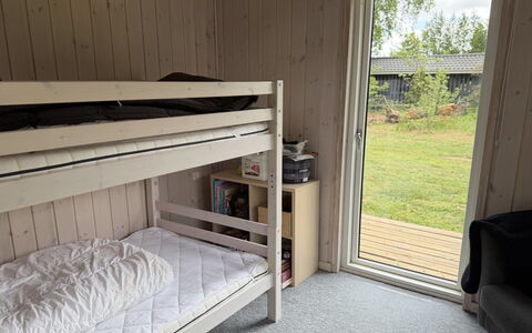 Eikka - from the Sea: Bois, Tache De Bois, Lit Superposé, Dur, Cadre De Lit, Chambre, Planche, Batiments Jardin, Dortoir, Siding