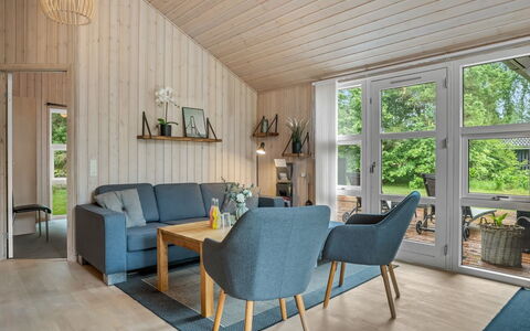 Eikka - from the Sea: Sol, Design Intérieur, Meubles, Bois, Sol, Parquet, Canapé, Salon, Plafond, Pièce