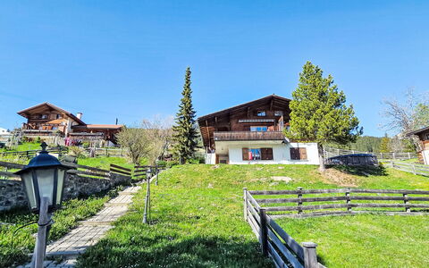 Casa Peist: Maison, Paysage, Chalet, Zone Rurale, Domicile, Village, Prairie, Pente, Ferme