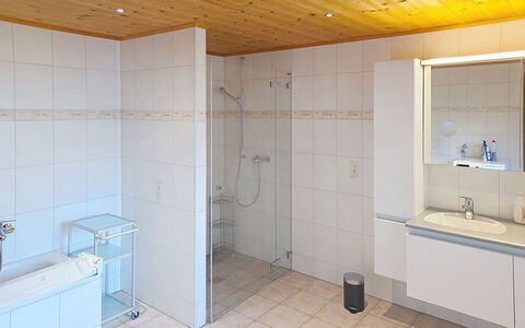 Casa Peist: Sol, Sol, Luminaire Plomberie, Design Intérieur, Plafond, Salle De Bains, Plomberie, Évier, Pièce, Robinet