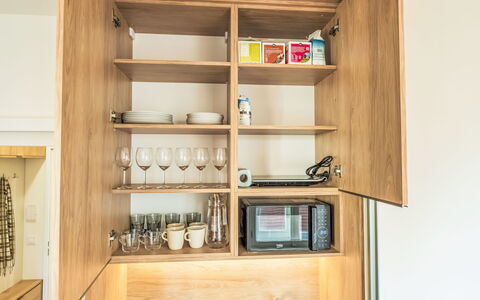 Soukenická: Rayonnage, Meubles, Bois, Cabinetry, Étagère, Design Intérieur, Placard, Comptoir, Cuisine, Sol