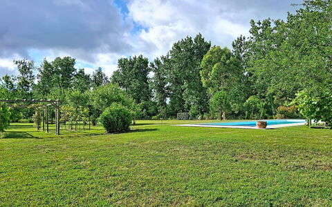 Mouleron: Balcon, Villa