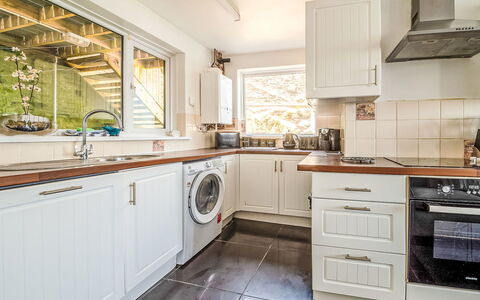 Smugglers View: Design Intérieur, Principaux Appliance, Cuisine, Sol, Comptoir, Bois, Appareil De Cuisine, Cabinetry, Sol, Plafond