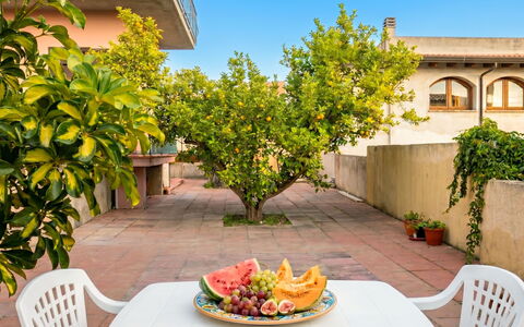 Liberotto: Balcon, Villa
