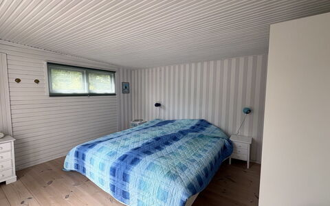 Nis - 1.4Km from the Sea: Chambre, Design Intérieur, Bois, Plafond, Drap De Lit, Lit, Sol, Sol, Literie, Pièce