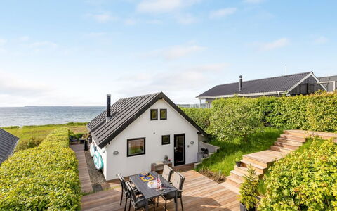 Femija - 50M from the Sea: Maison, Domicile, Toit, Chalet, Biens, Pente, Ferme, Côte, Eco Hôtel, Balcon