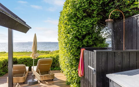 Femija - 50M from the Sea: Mobilier De Jardin, Ombre, Mer, Jardin, Océan, Dur, Eco Hôtel, Plate-Forme, Haie, Planche